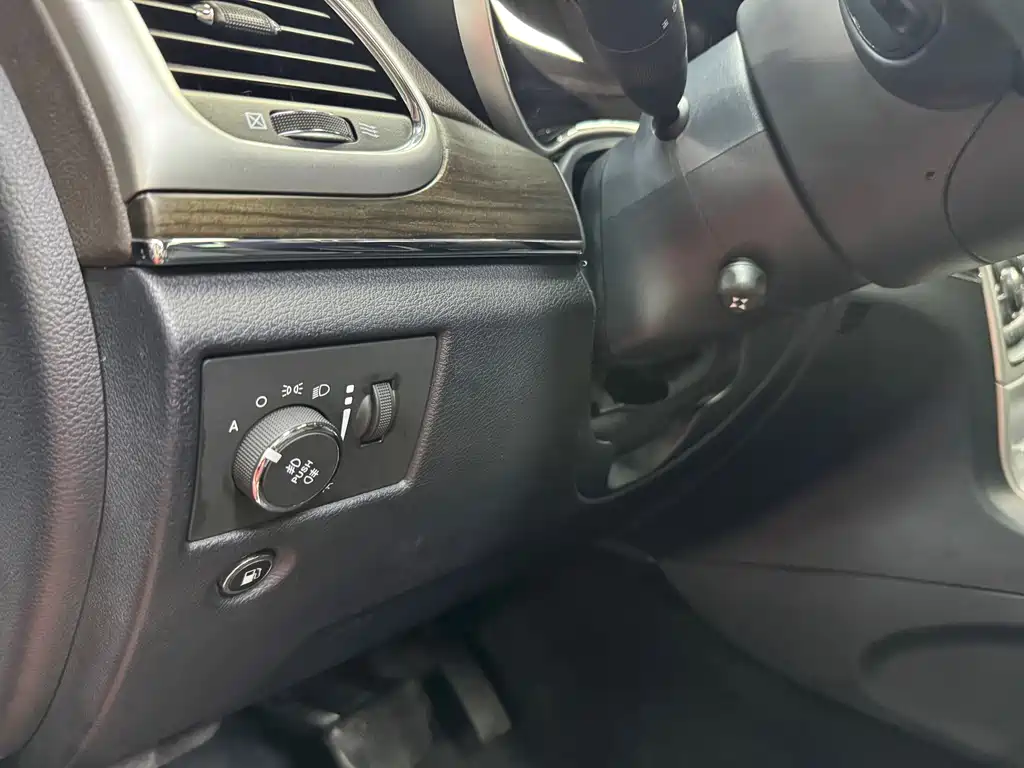 Jeep Grand Cherokee (Import) 3.6L Luxury Navigation Edition, фото 14