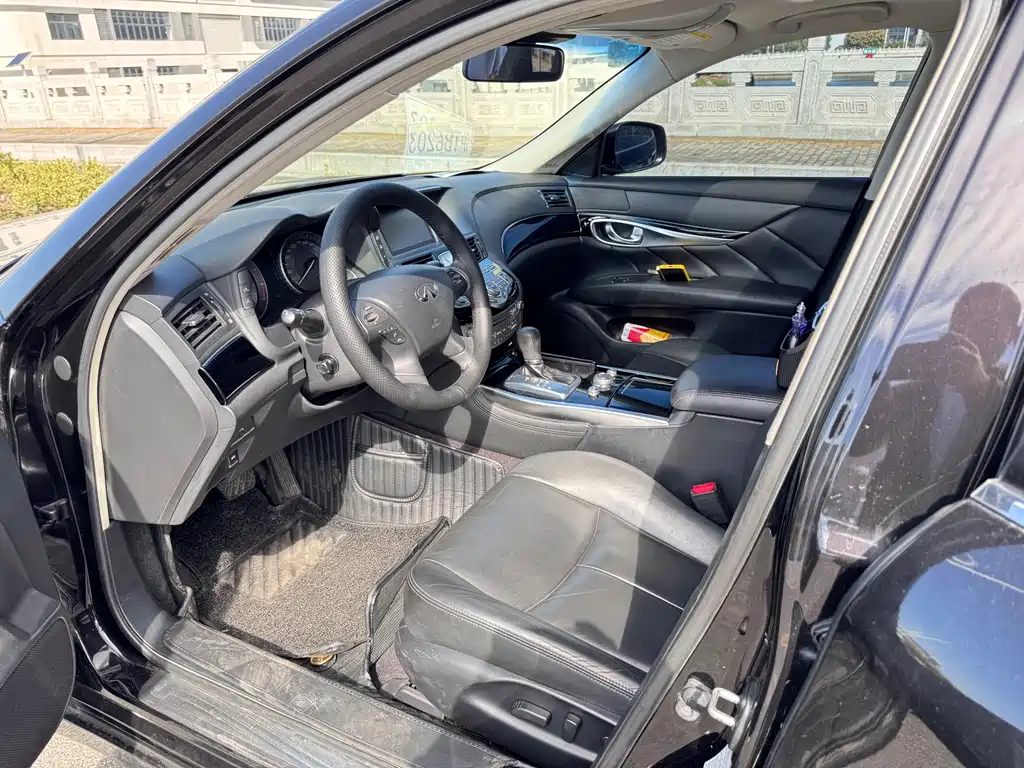 Infiniti Q70 — миниатюра 12