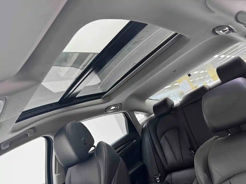 Buick LaCrosse — миниатюра 12