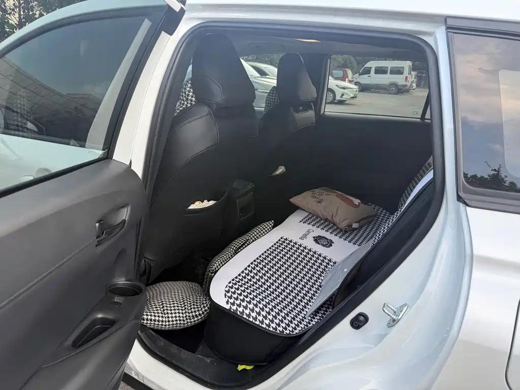 Toyota Frontlander — миниатюра 5