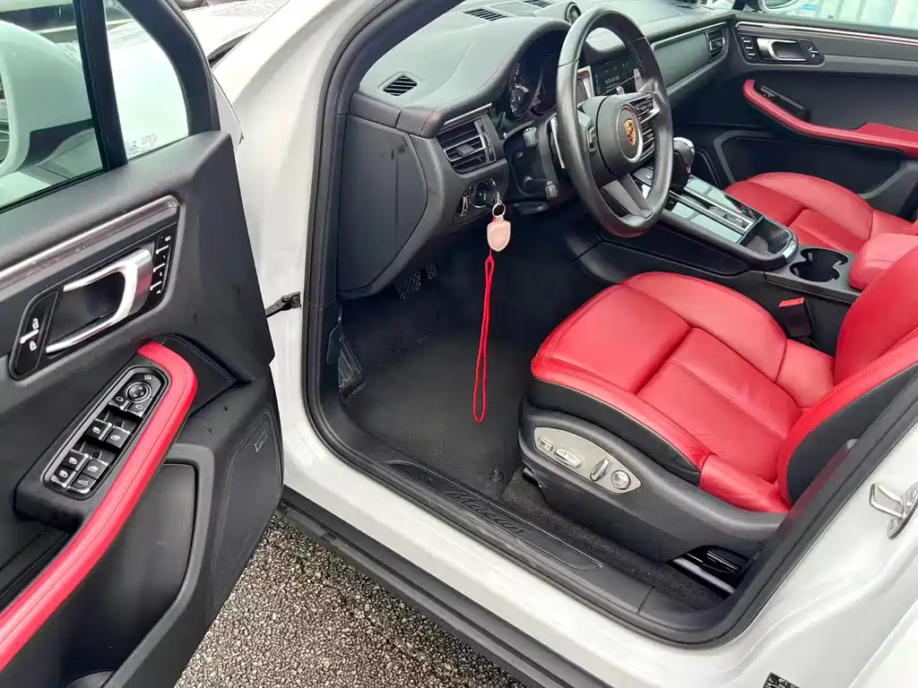 Porsche Macan — миниатюра 10