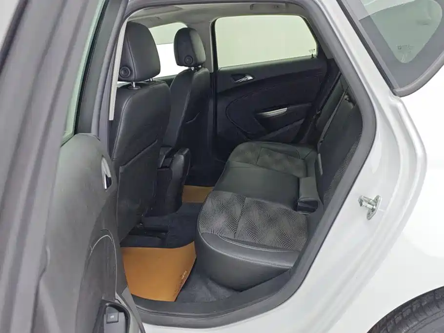 Buick Excelle — миниатюра 11