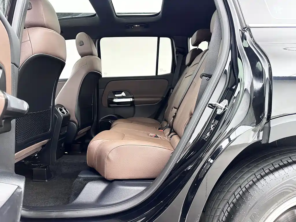 Mercedes-Benz GLB — миниатюра 9