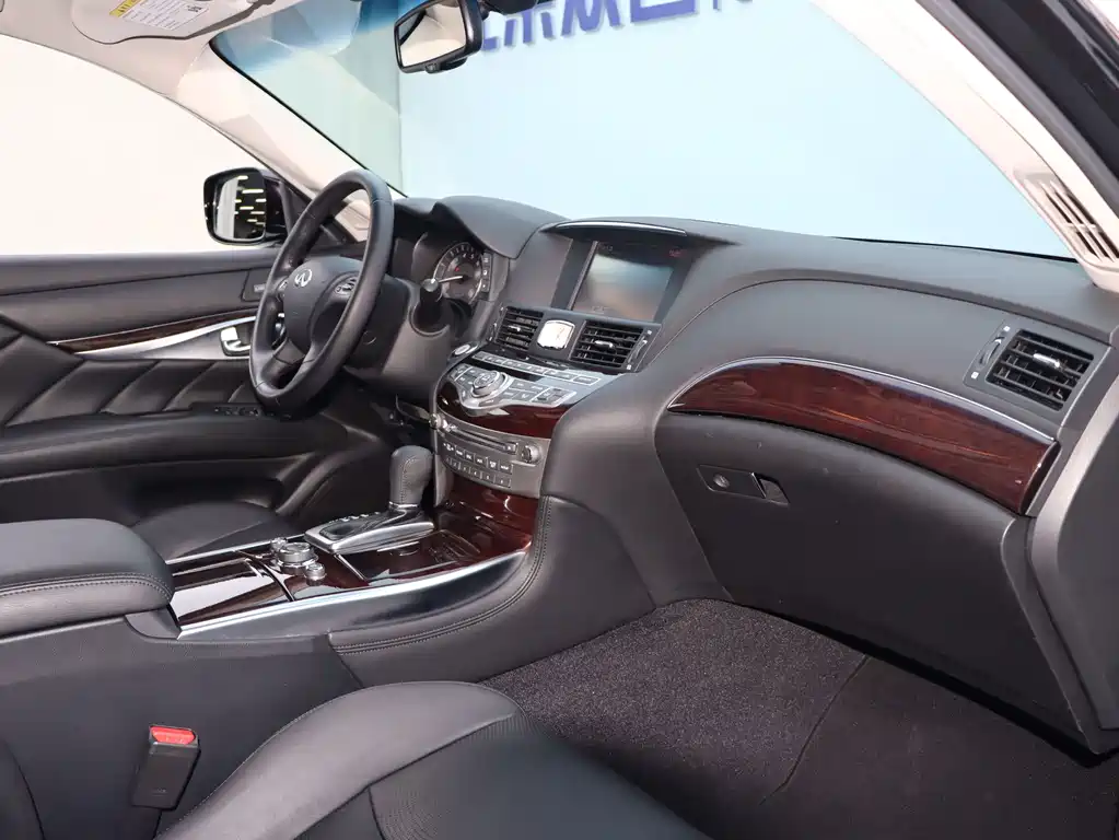 Infiniti Q70 — миниатюра 11