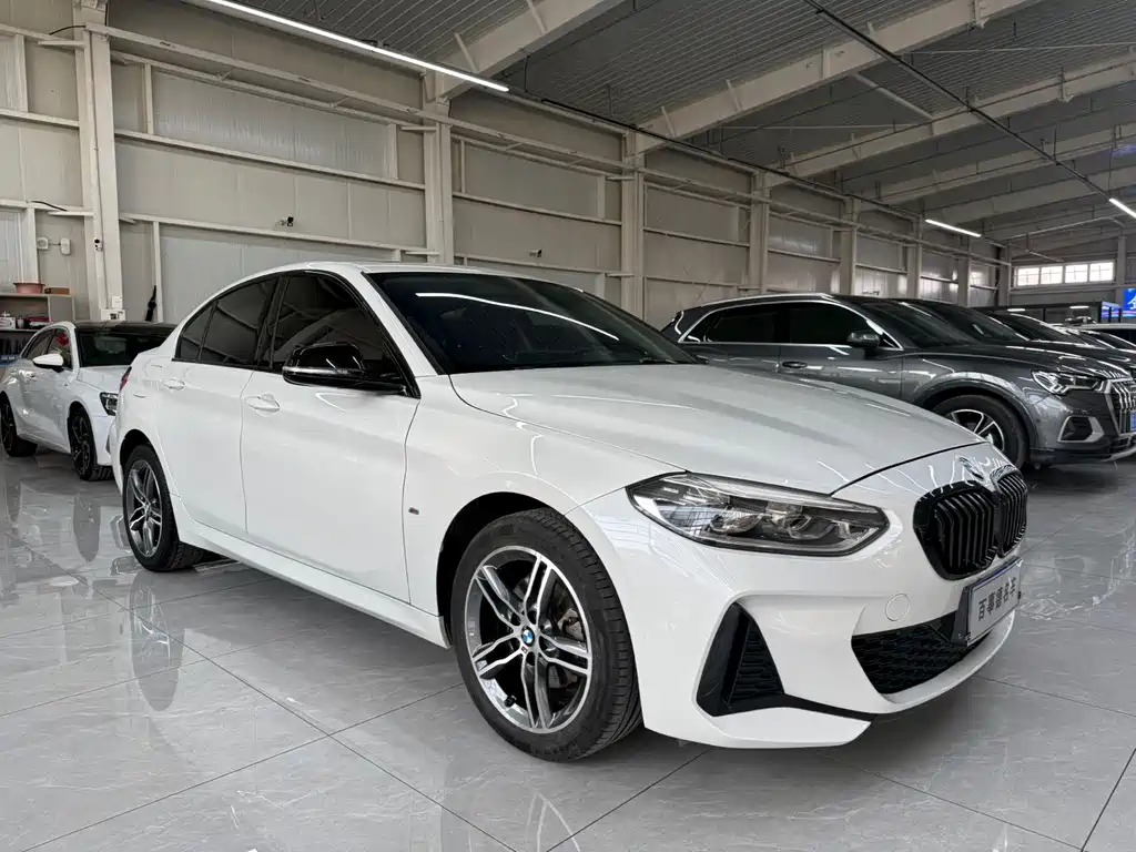 BMW 1 SERIES