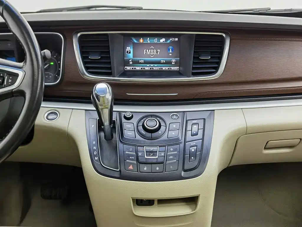 Buick GL8 — миниатюра 12