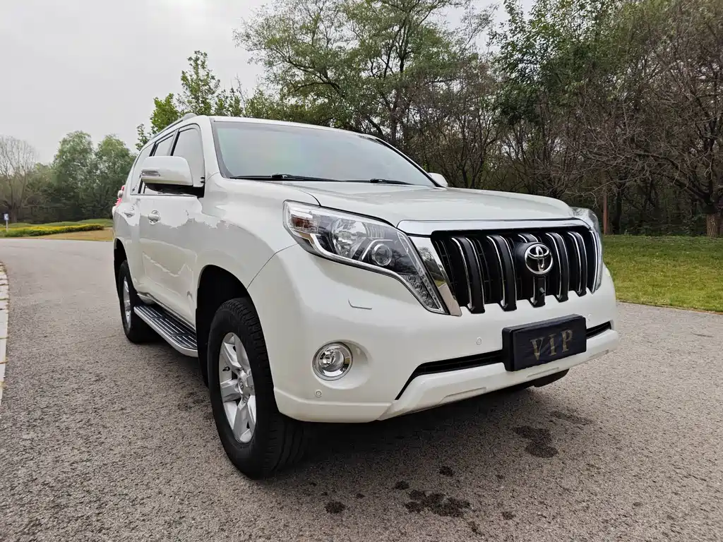 TOYOTA PRADO