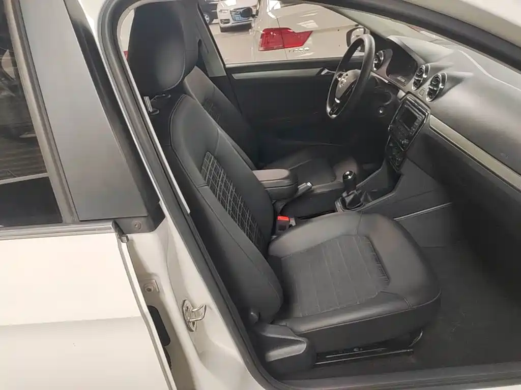 Volkswagen Jetta — миниатюра 25