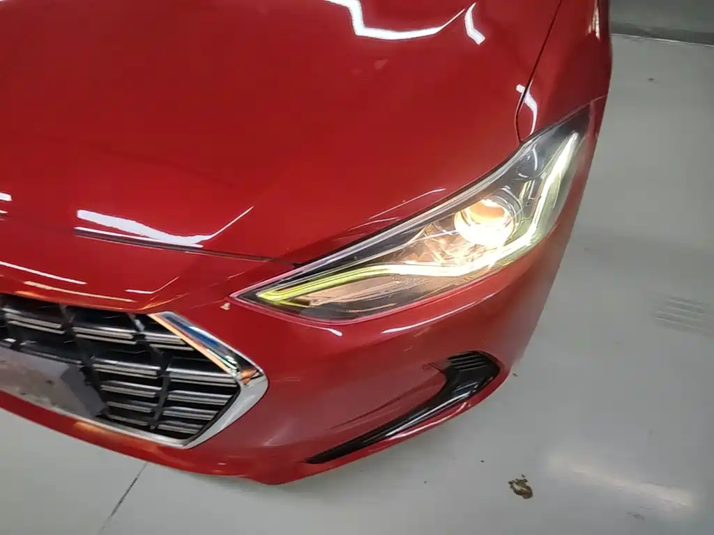 Hyundai Elantra — миниатюра 24