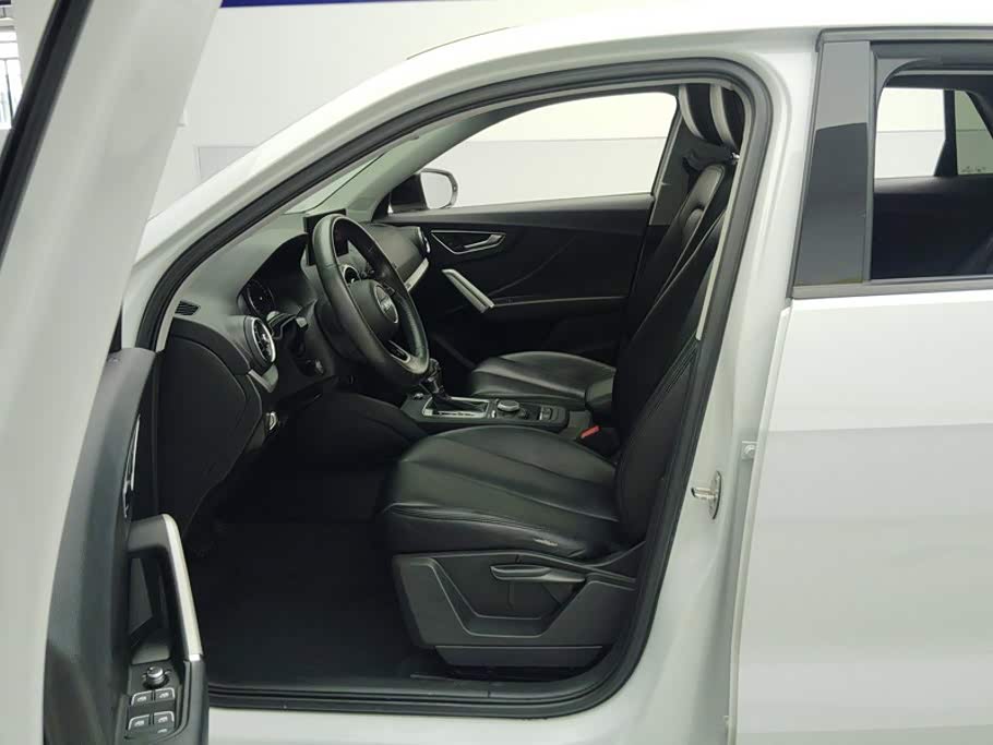 Audi Q2L 1.4 л 2021 г. Белый, пробег 49900 км