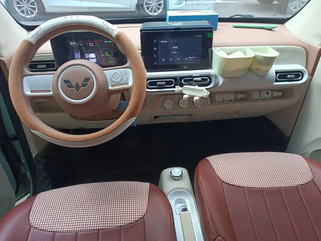 Wuling MINIEV — миниатюра 10