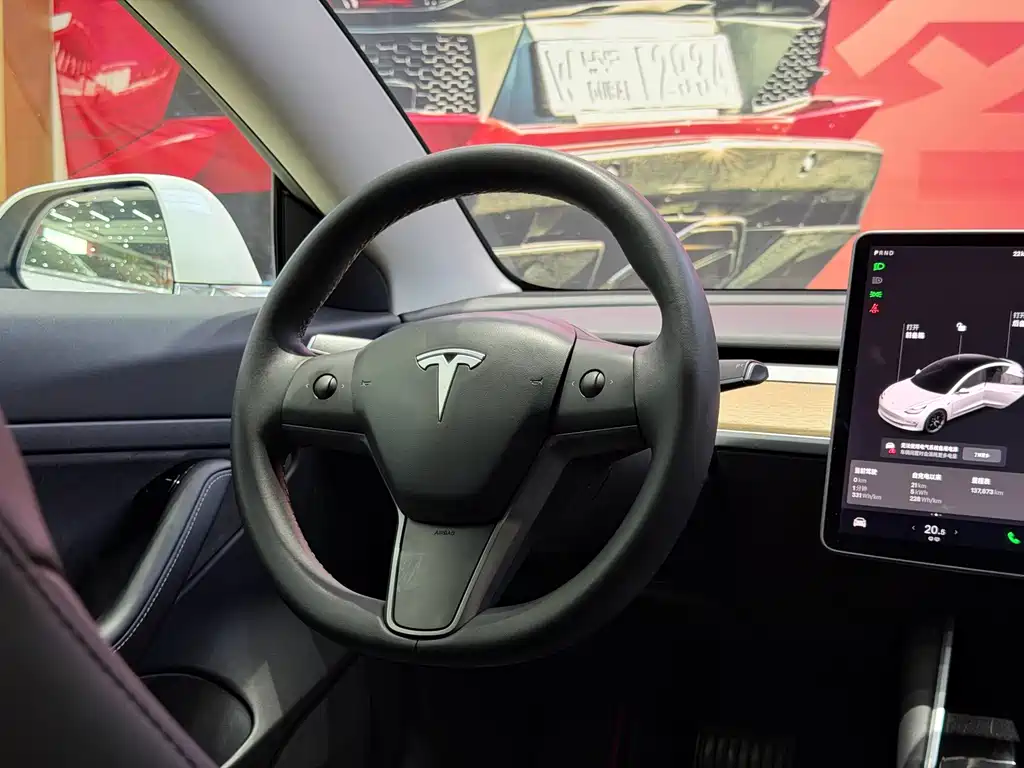 Tesla Model 3 — миниатюра 9