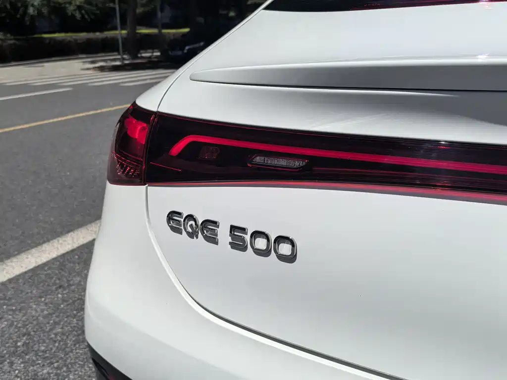 Mercedes-Benz EQE 2025 500 4MATIC Luxury