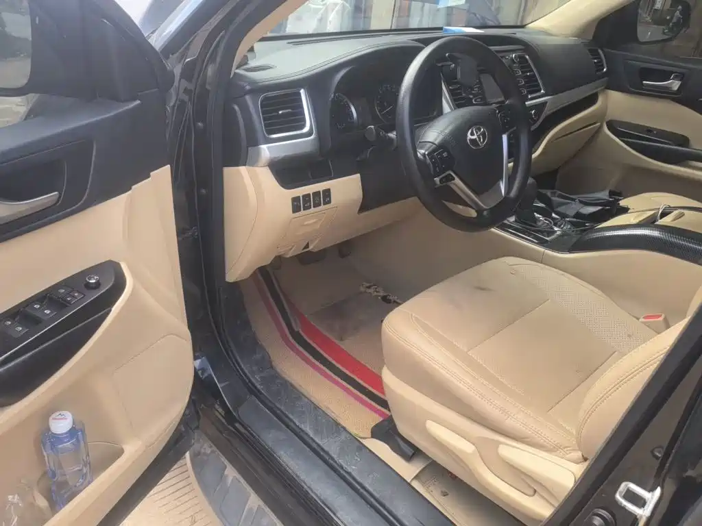 Toyota Highlander — миниатюра 12