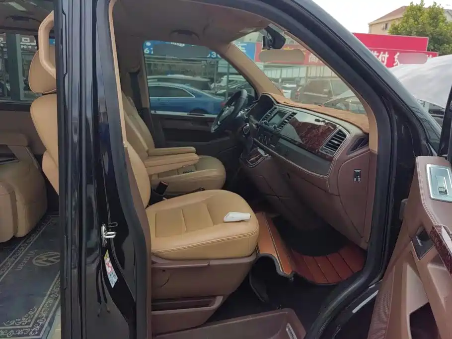 Volkswagen Caravelle — миниатюра 8