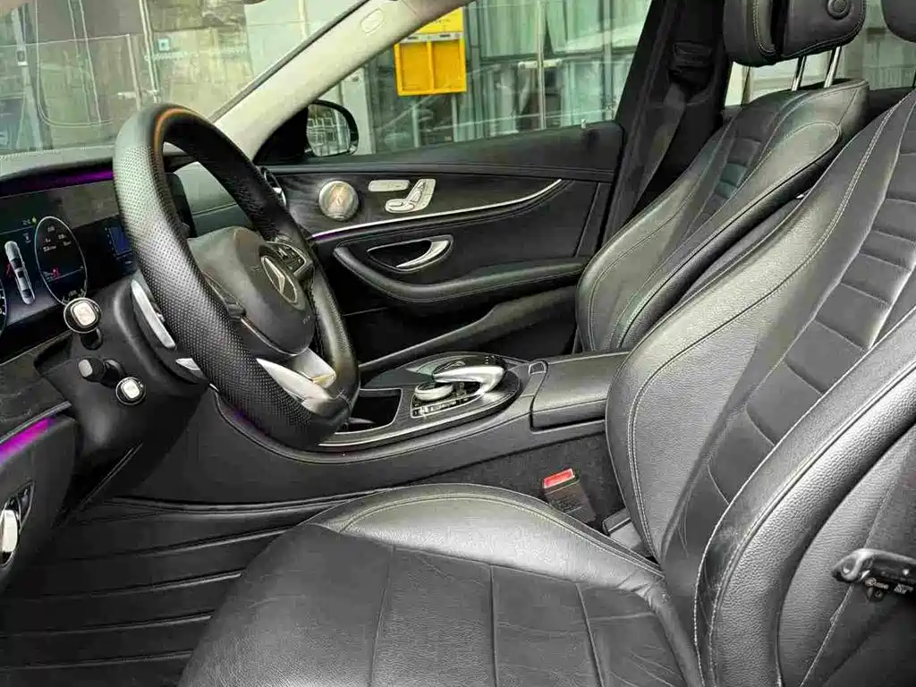 Mercedes-Benz E-Class — миниатюра 9