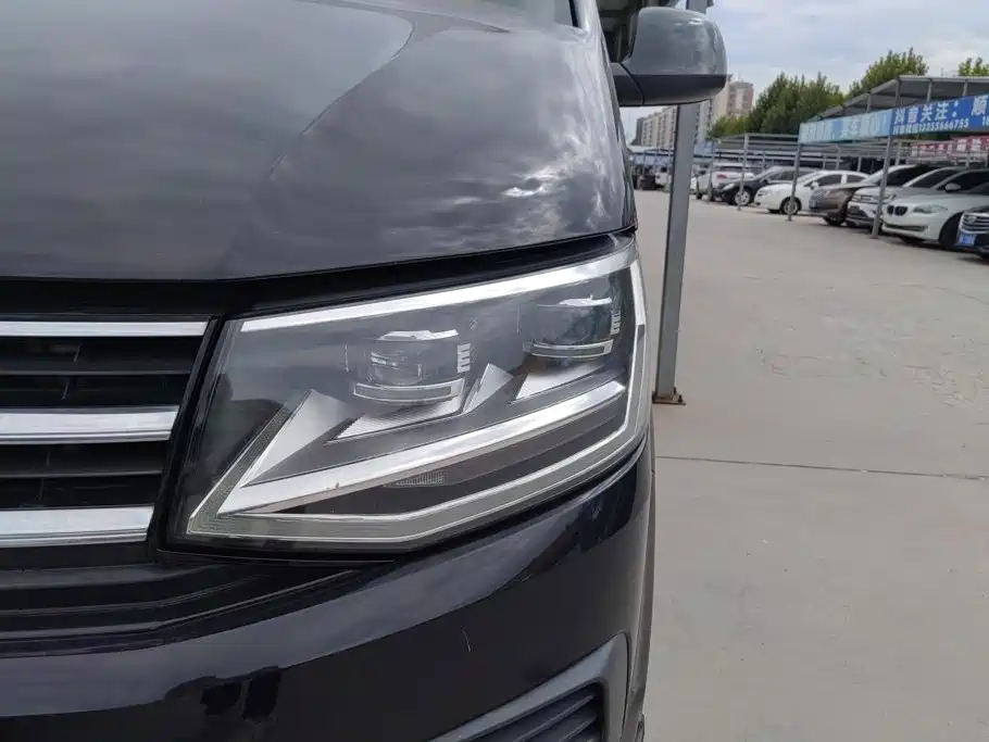 Volkswagen Caravelle — миниатюра 5