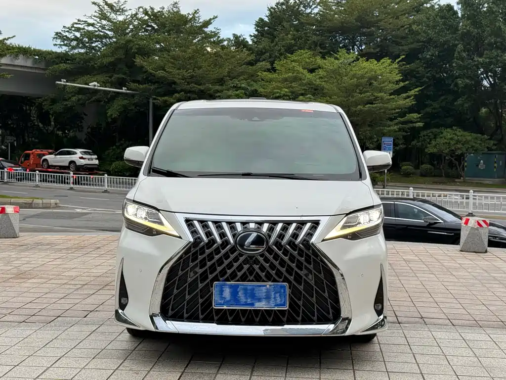 Lexus LM — миниатюра 2