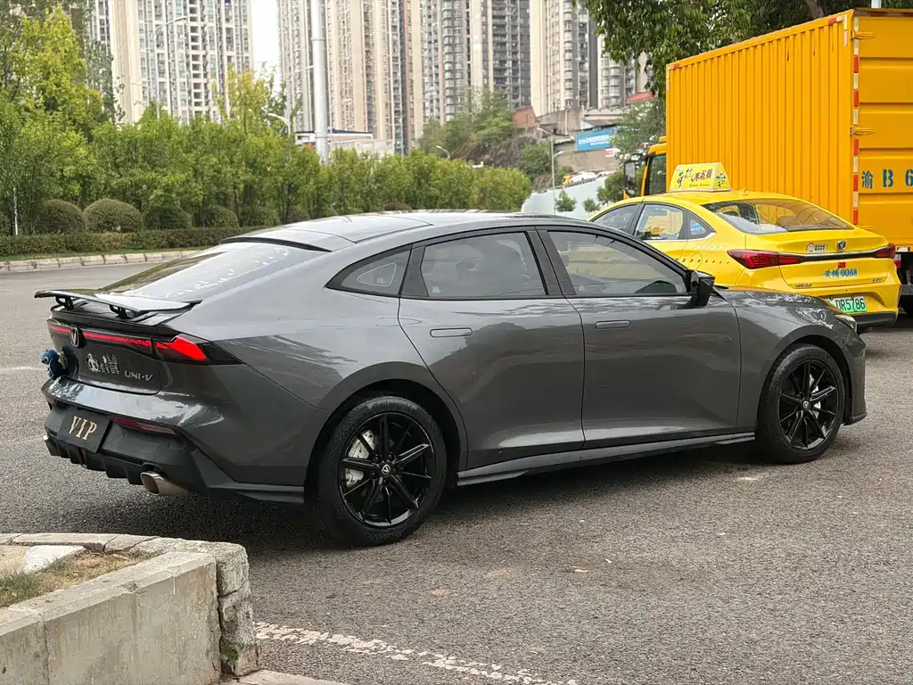 Changan UNI-V — миниатюра 3