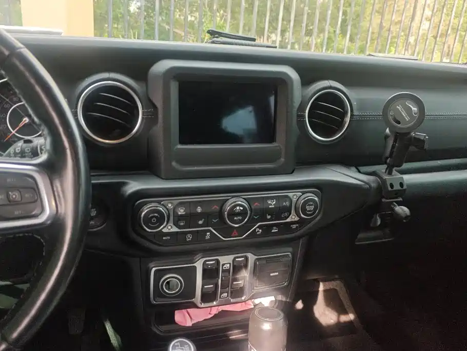 Jeep Wrangler — миниатюра 13