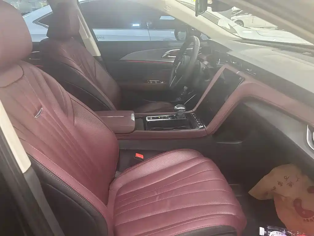 Hongqi Hongqi H5 — миниатюра 6