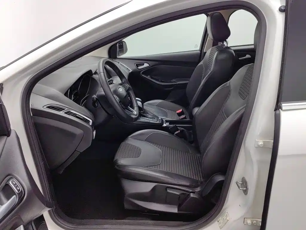 Ford Focus — миниатюра 10