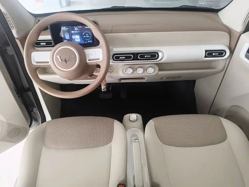 Wuling MINIEV — миниатюра 10