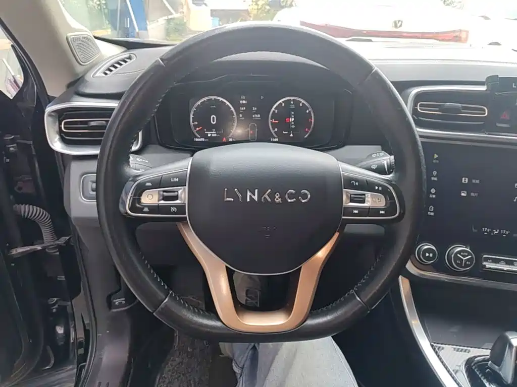 Lynk & Co 01 — миниатюра 11