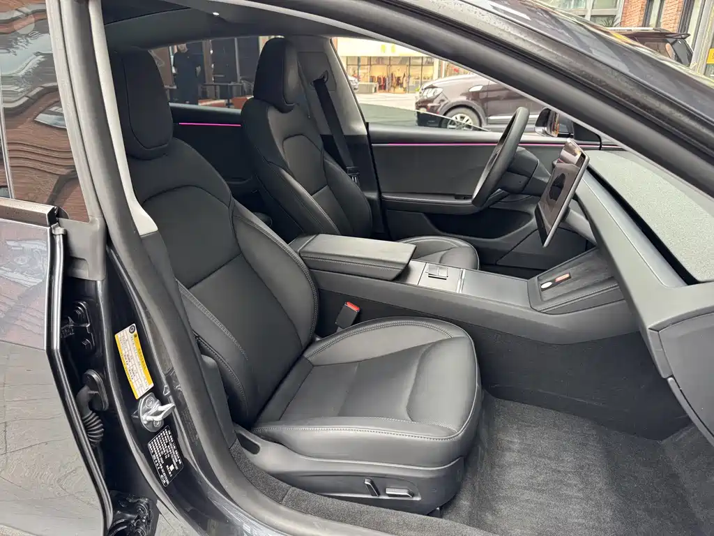 Tesla Model 3 — миниатюра 20