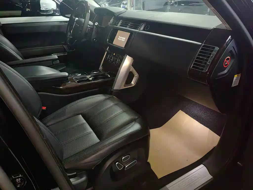 Land Rover Range Rover — миниатюра 6