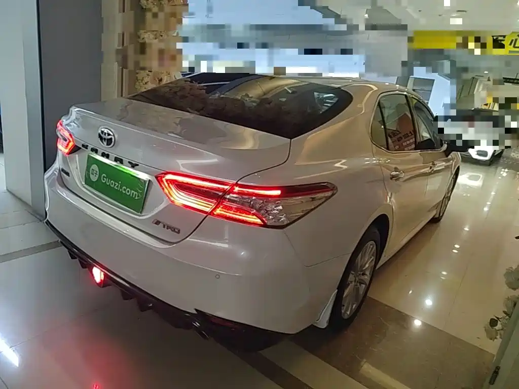 Toyota Camry — миниатюра 7