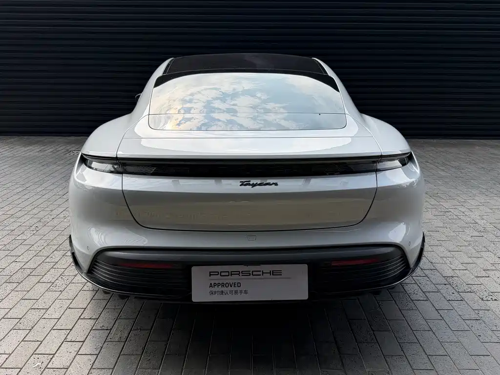 Porsche Taycan — миниатюра 7