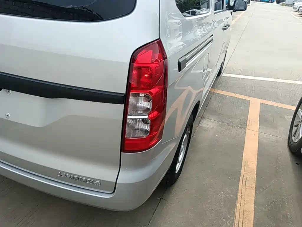 Wuling Hongguang V — миниатюра 8