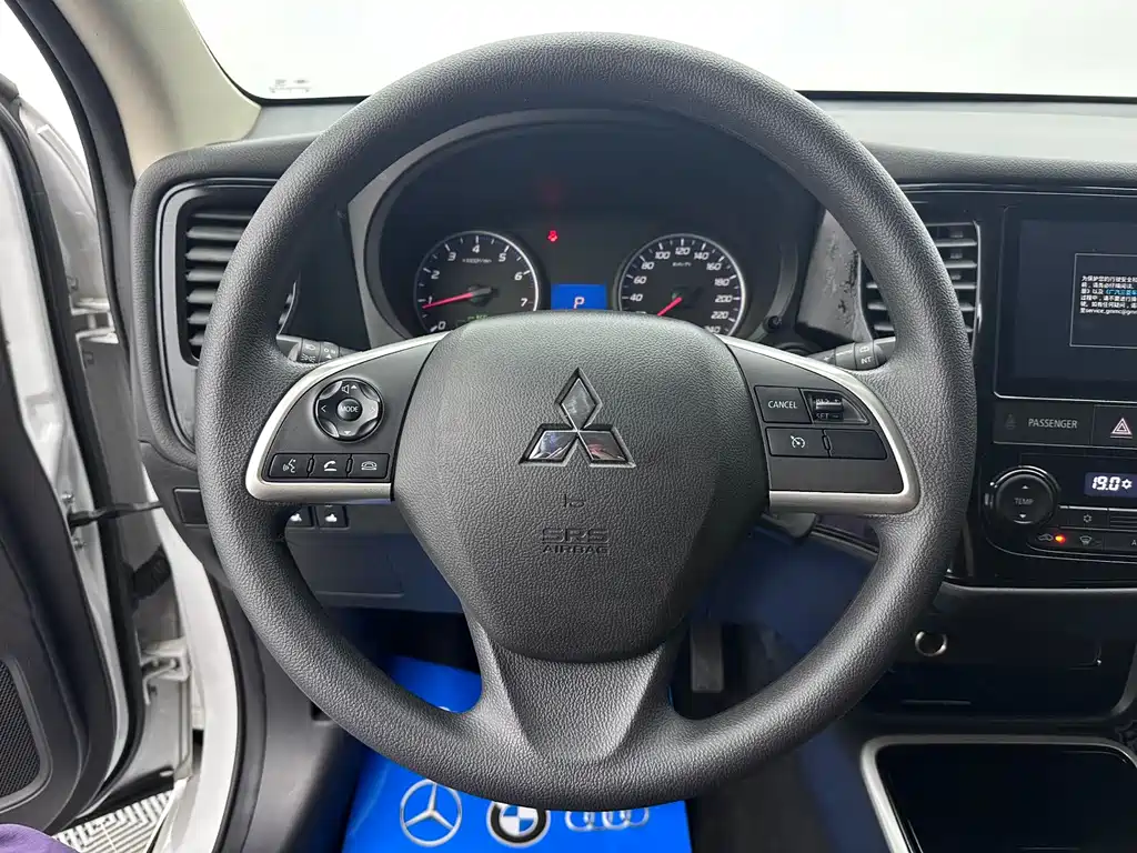 Mitsubishi Outlander — миниатюра 16