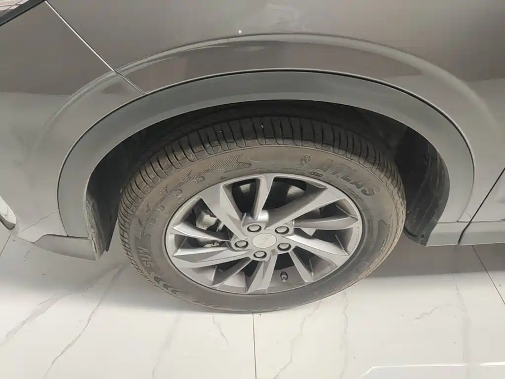 Geely Binyue — миниатюра 23