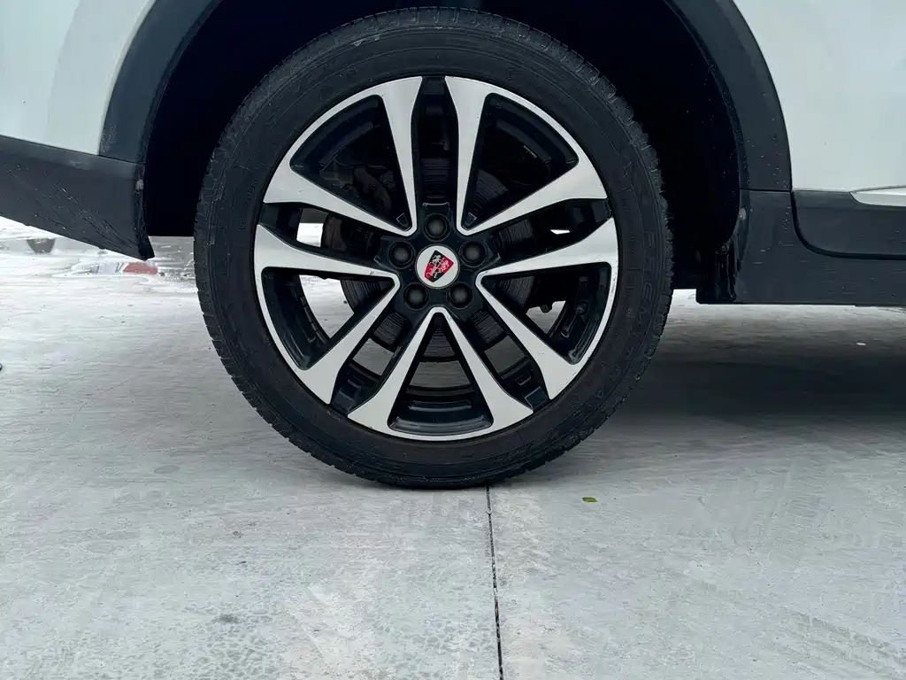 Roewe RX3 — миниатюра 14