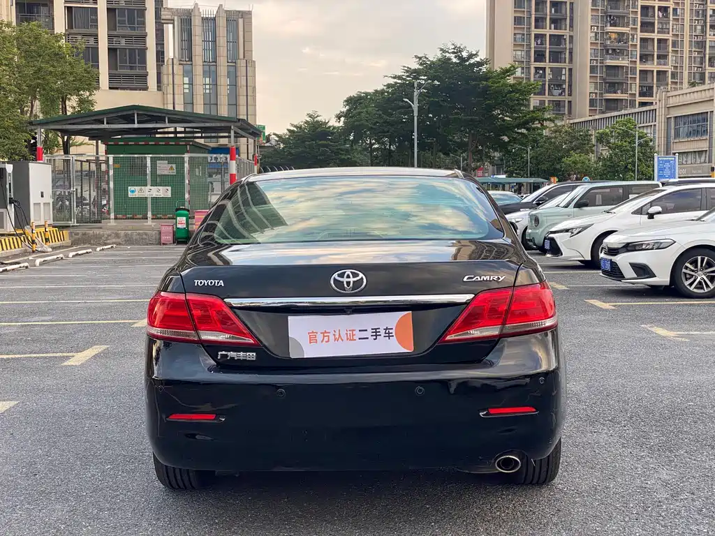 Toyota Camry — миниатюра 4