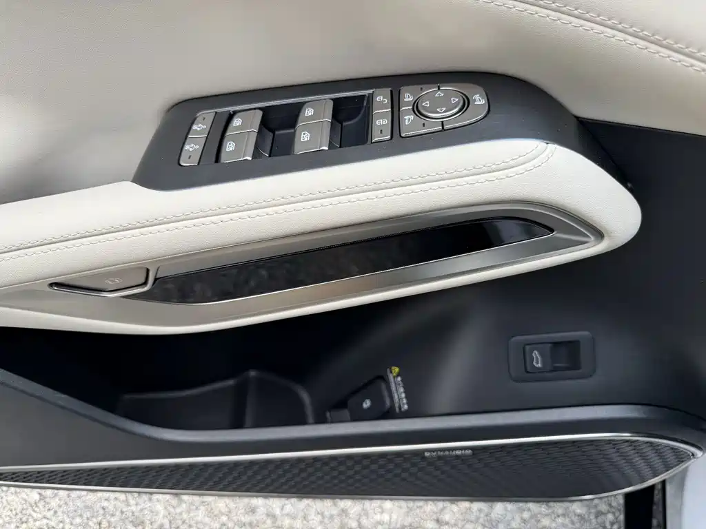 BYD L EV — миниатюра 18