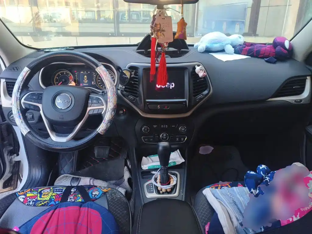 Jeep Cherokee — миниатюра 10