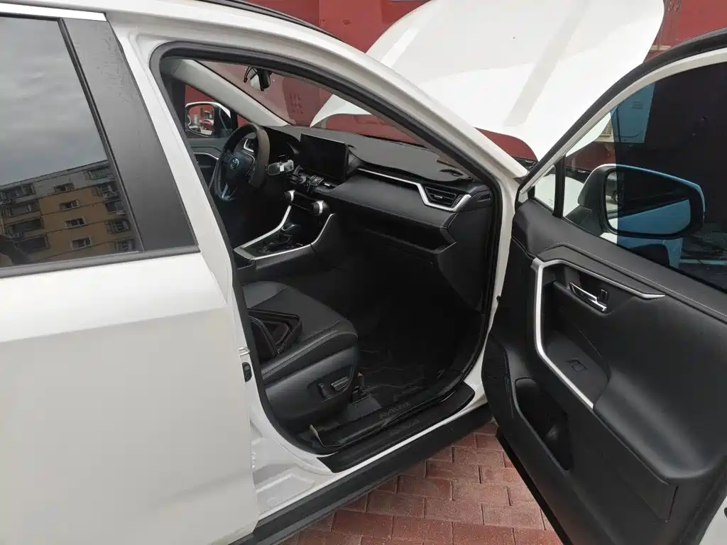 Toyota RAV4 — миниатюра 19