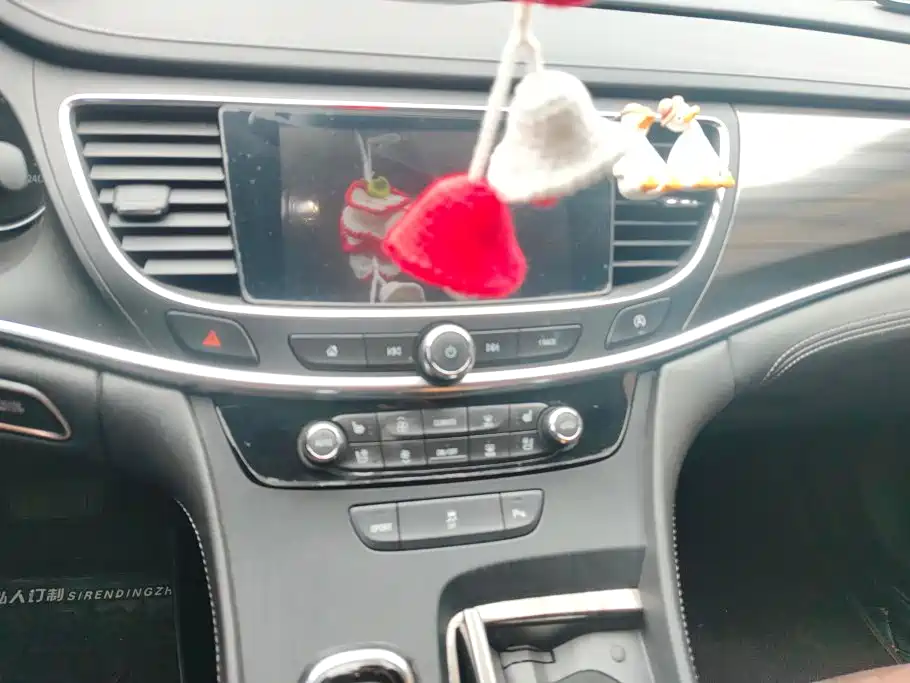 Buick LaCrosse — миниатюра 13