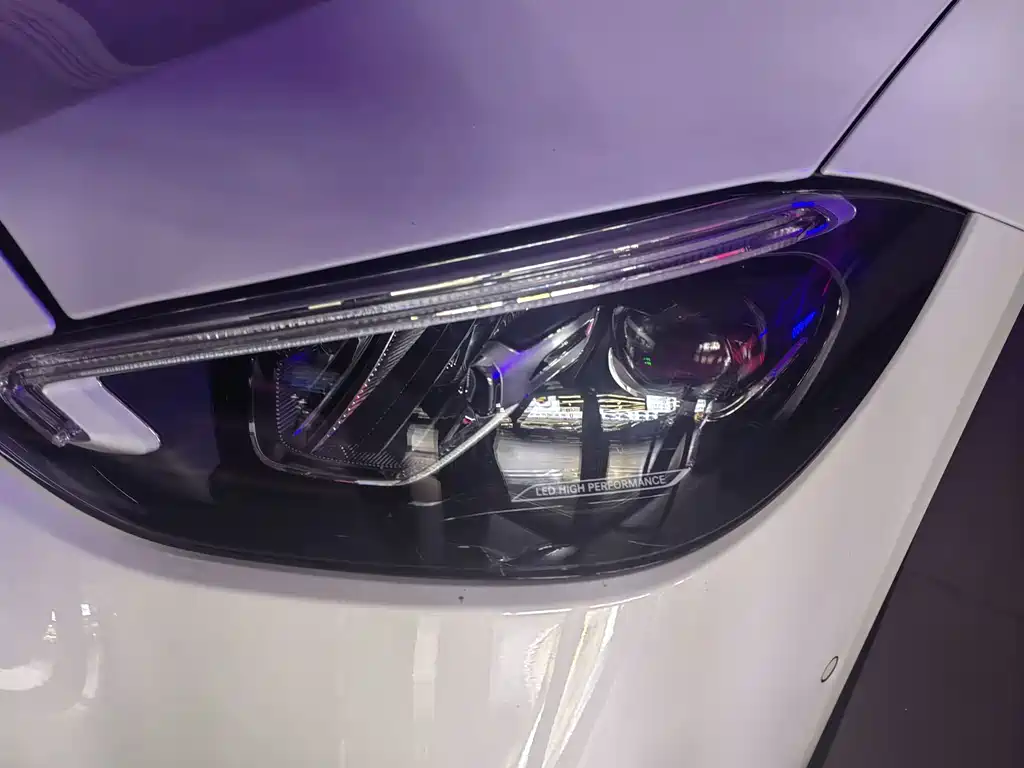 Mercedes-Benz C-Class — миниатюра 12