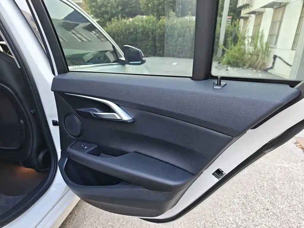 BMW 1 Series — миниатюра 14