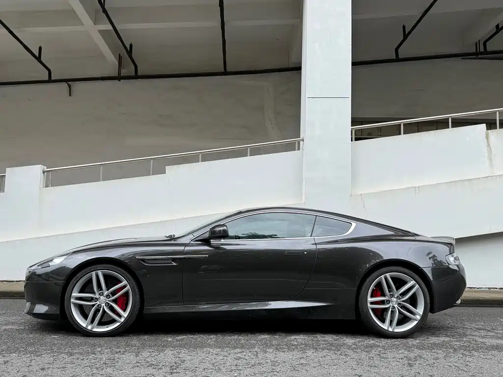 Aston Martin DB9 — миниатюра 3