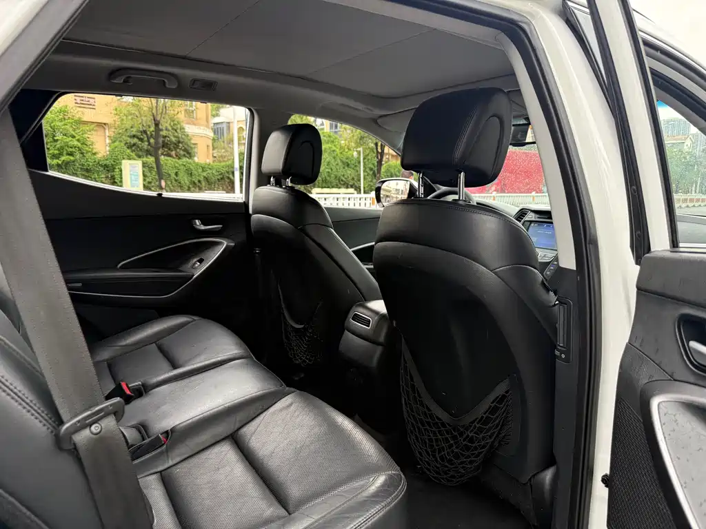 Hyundai Santa Fe 2.0T Auto 4WD Smart Type 7 seats, фото 8