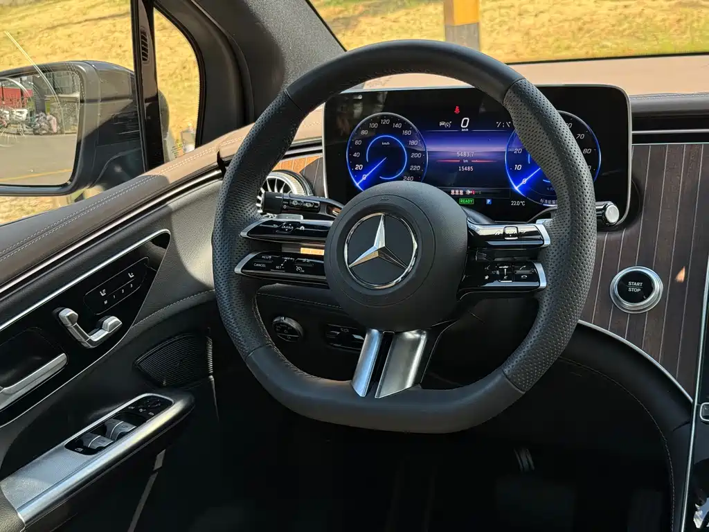 Mercedes-Benz EQE SUV — миниатюра 19