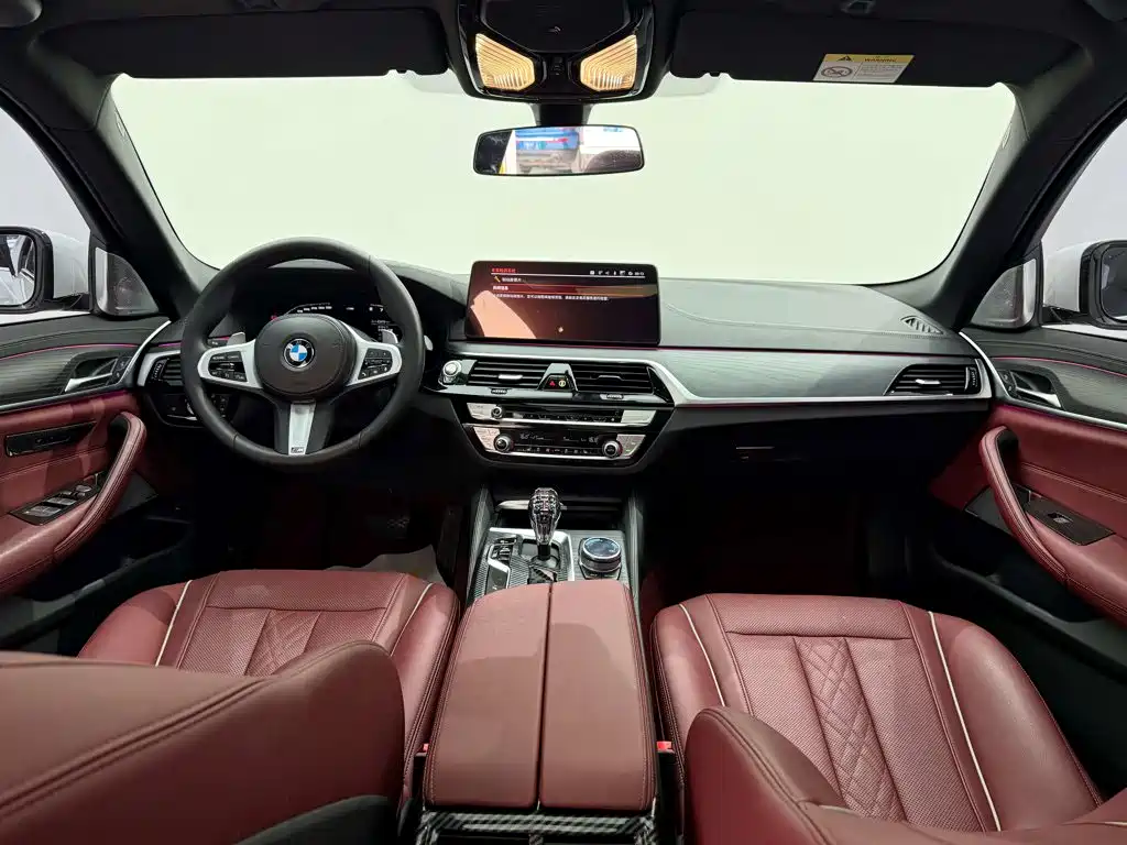 BMW 5 Series — миниатюра 13