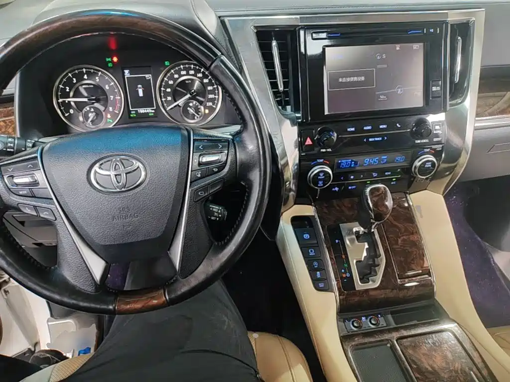 Toyota Alphard 2018 3.5L Luxury