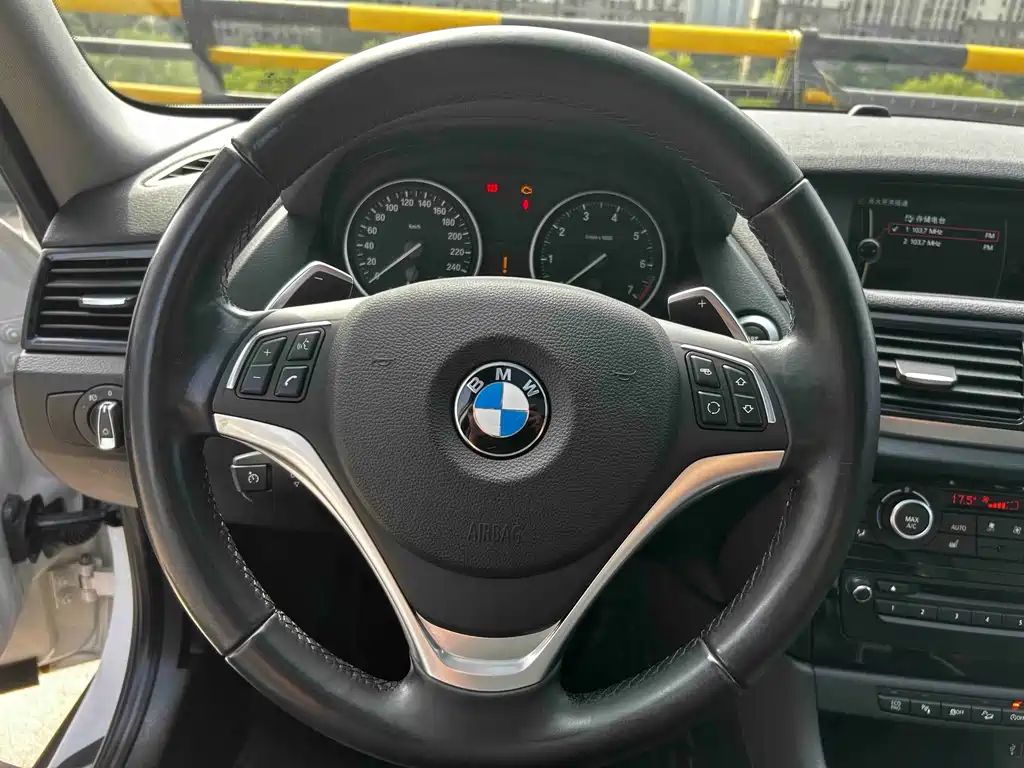 BMW X1 — миниатюра 8