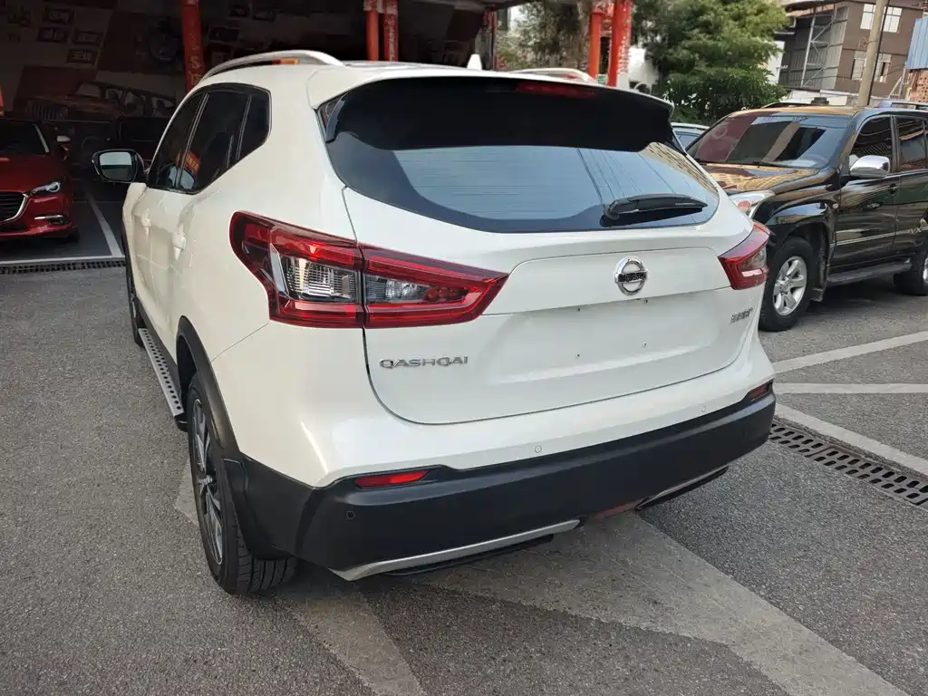 Nissan Qashqai — миниатюра 7